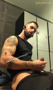 Waylon Magisa Sa Locker Room Jinakol