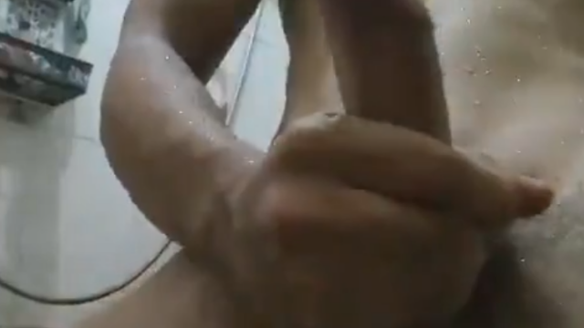 Elliot Tamang Jakol Lang Sa Cr Nilabasan Nang Marami