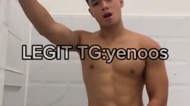 Armando Tamang Flex Lang Sa Camera