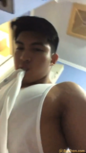 Ang Kuya Mong Si Nikolai Panay Ang Salsal