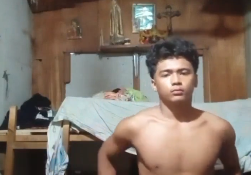 Maskulado Robwade Rama Pinagjajakol Ang Titi Sa Loob Ng Kwarto Ni Tita